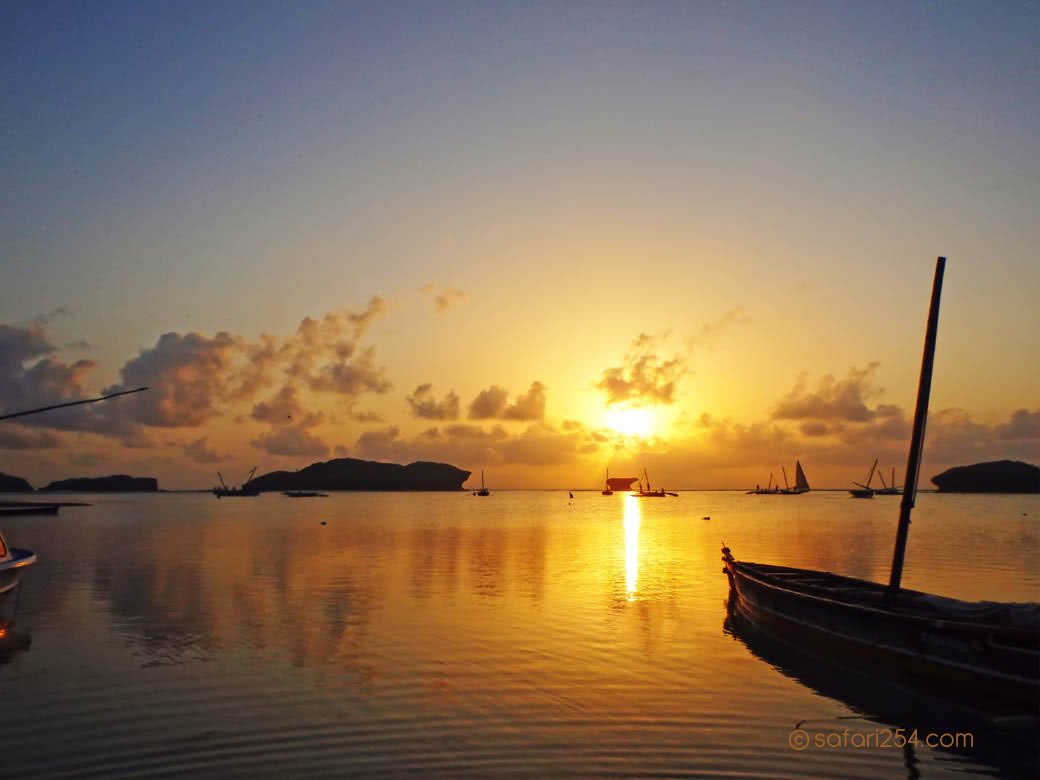 Watamu Beach_touch of gold11