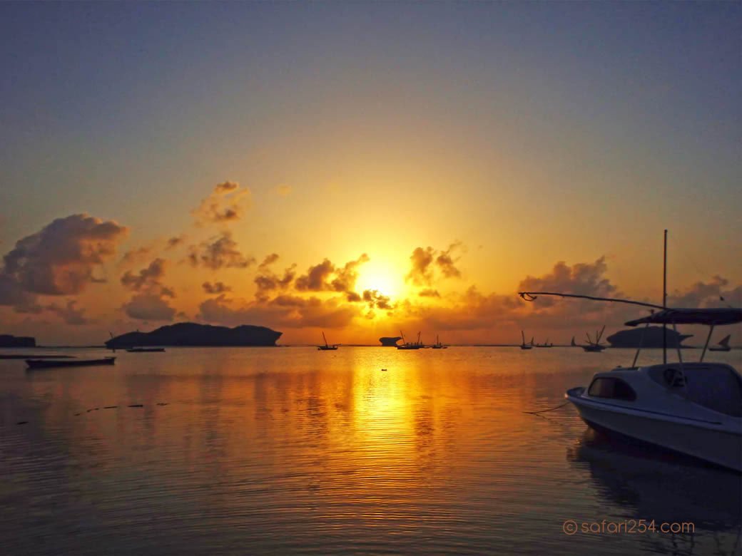 Watamu Beach_touch of gold12