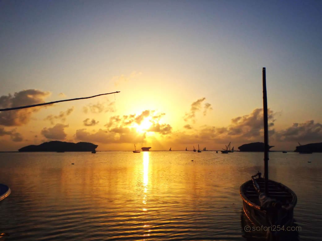 Watamu Beach_touch of gold15