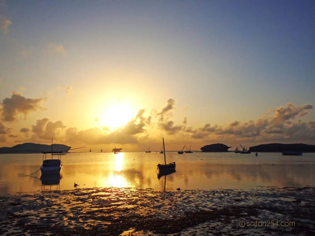 Watamu Beach_touch of gold16