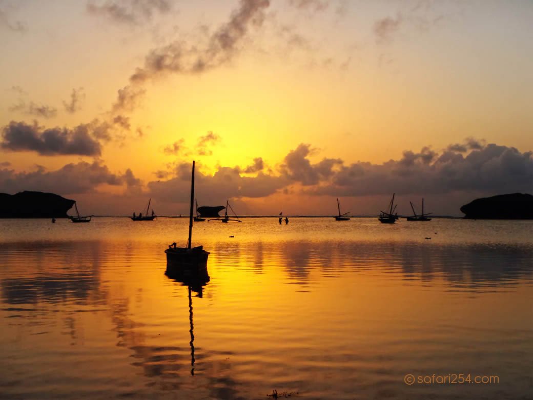 Watamu Beach_touch of gold4