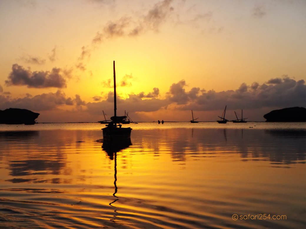 Watamu Beach_touch of gold5