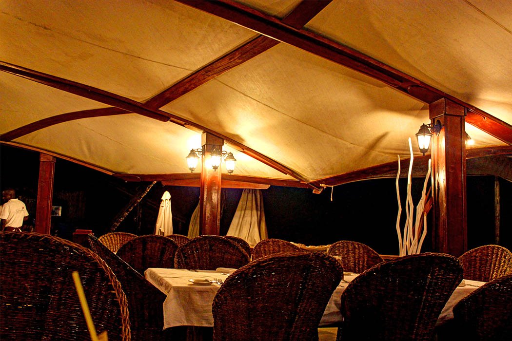 Sands at Nomad restaurant_Tables