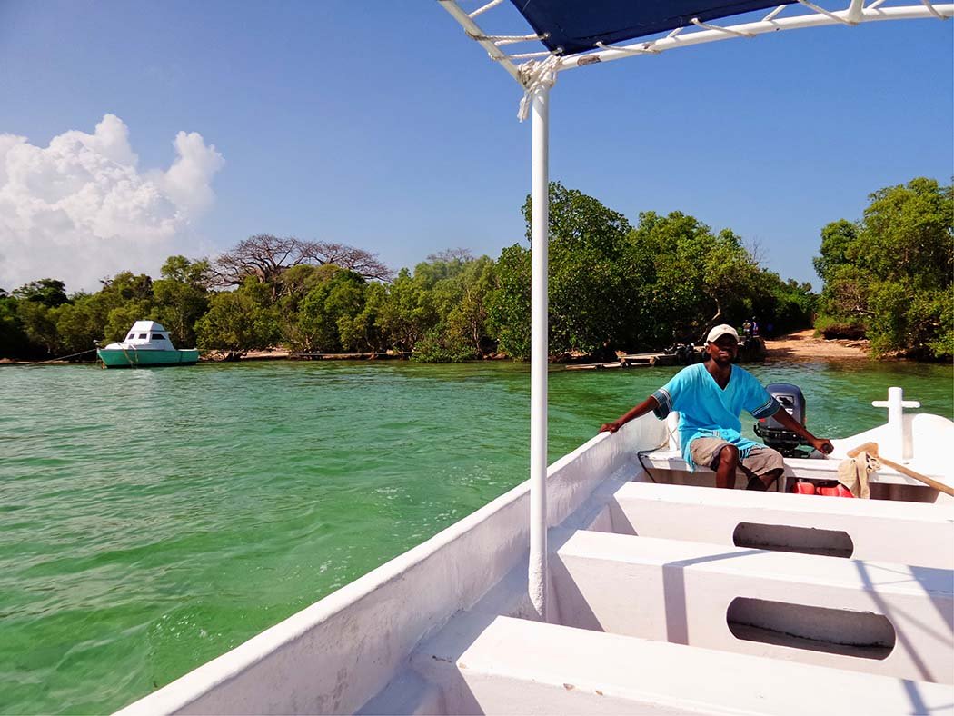 The Sands at Chale Island_boat