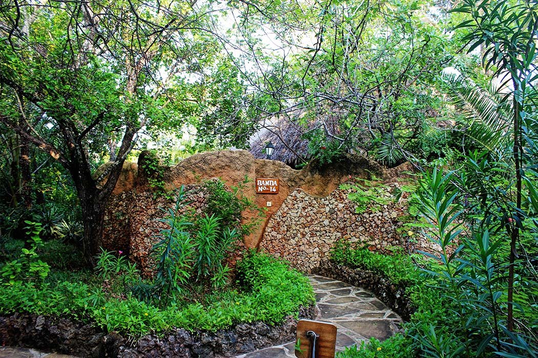 The Sands at Chale Island_front wall