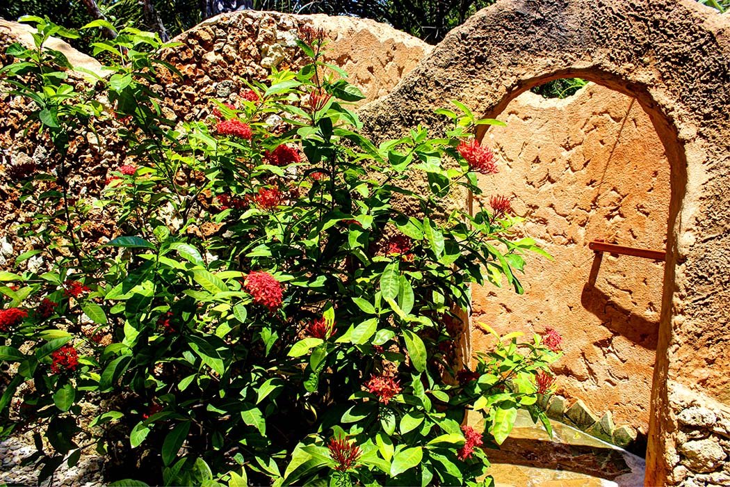 The Sands at Chale Island_outdoor shower1
