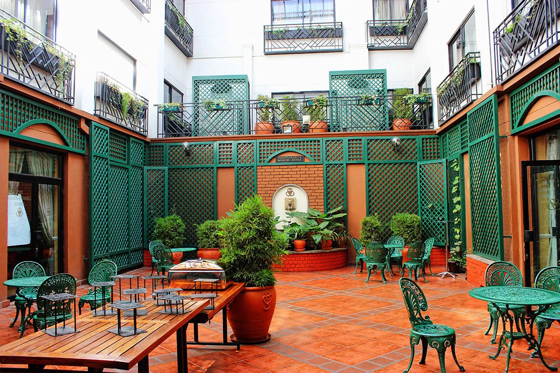 Sarova Stanley_Courtyard4