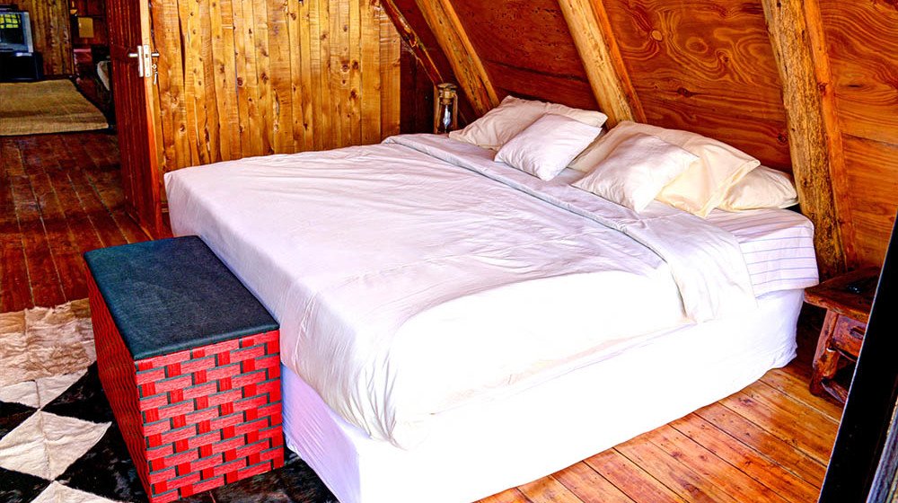 Samawati Conservancy_Deluxe cabin Master bedroom