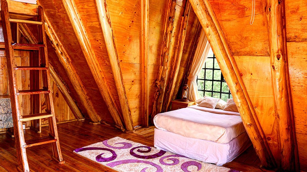 Samawati Conservancy_Deluxe cabin bedroom (2)