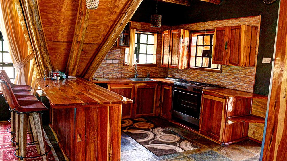 Samawati Conservancy_deluxe cottage kitchen area