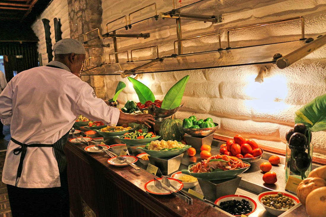 sarova-taita-hills-game-lodge_chef-prepping